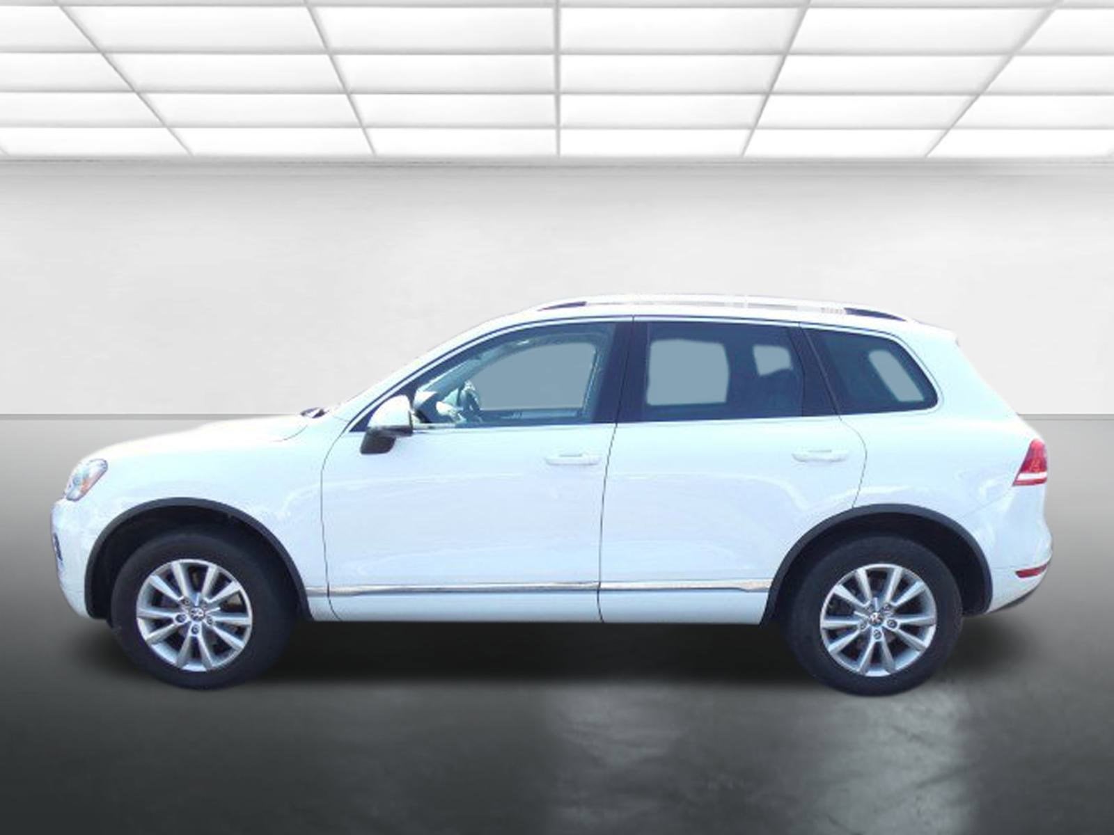 2013 Volkswagen Touareg Sport