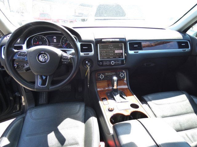 2012 Volkswagen Touareg Lux