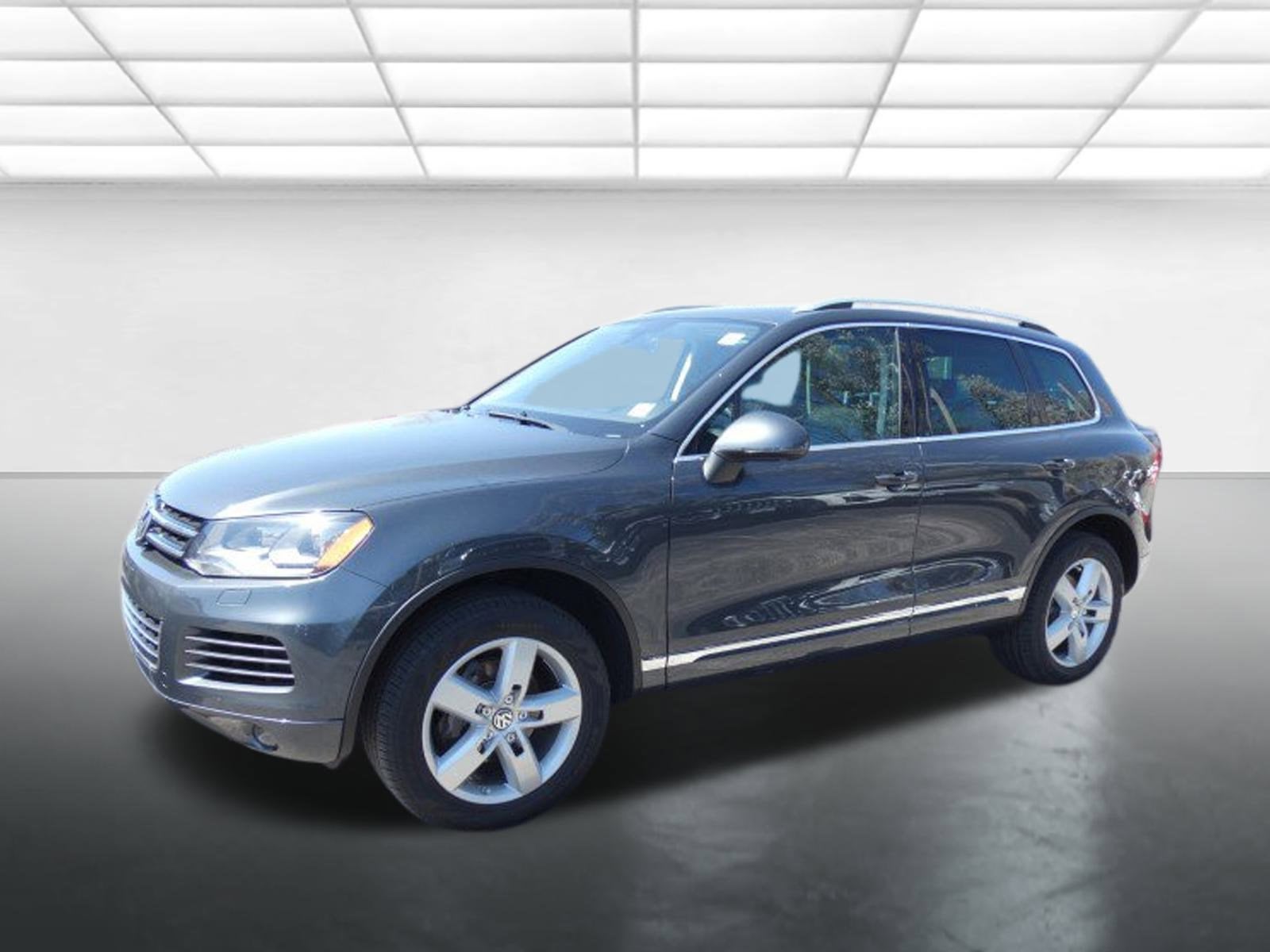 2012 Volkswagen Touareg Lux