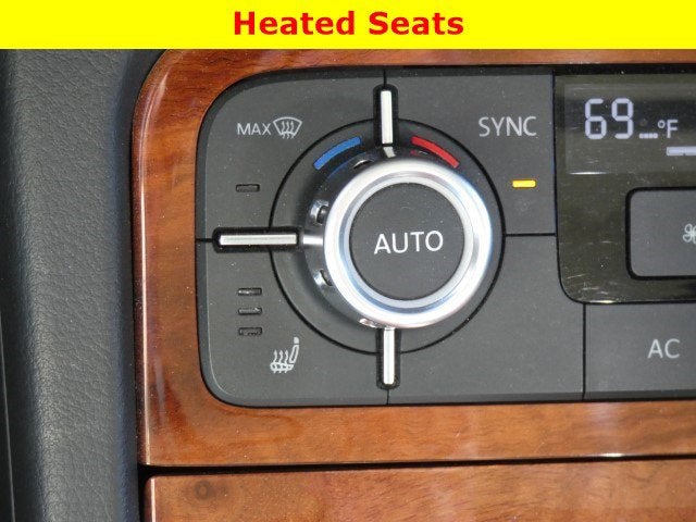 2012 Volkswagen Touareg Lux