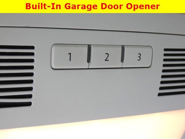 2012 Volkswagen Touareg Lux