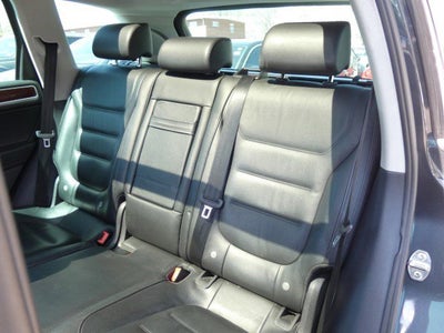 2012 Volkswagen Touareg Lux