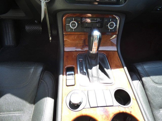 2012 Volkswagen Touareg Lux