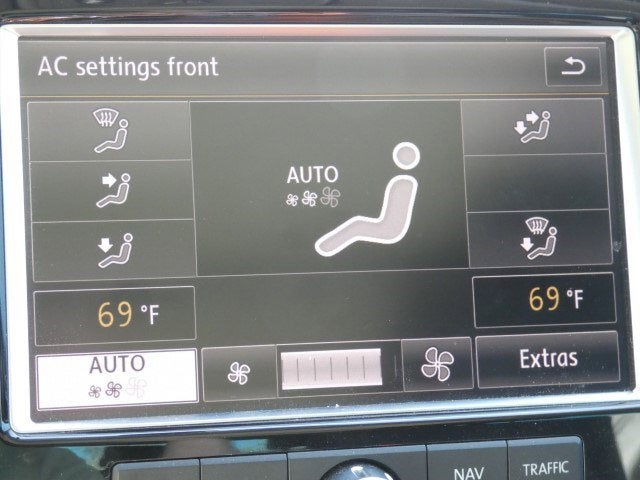 2012 Volkswagen Touareg Lux