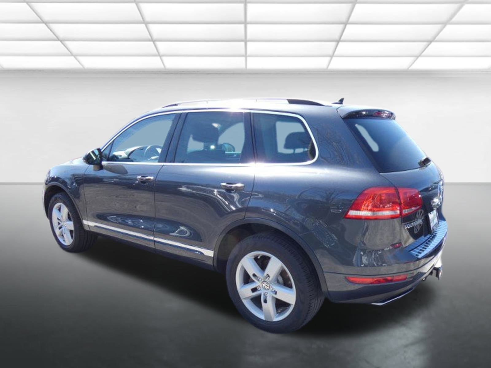 2012 Volkswagen Touareg Lux