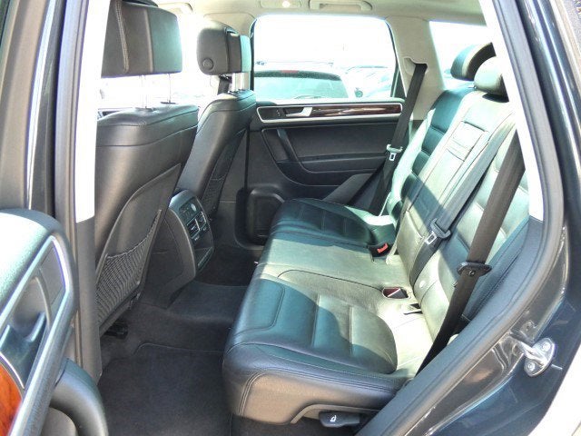 2012 Volkswagen Touareg Lux