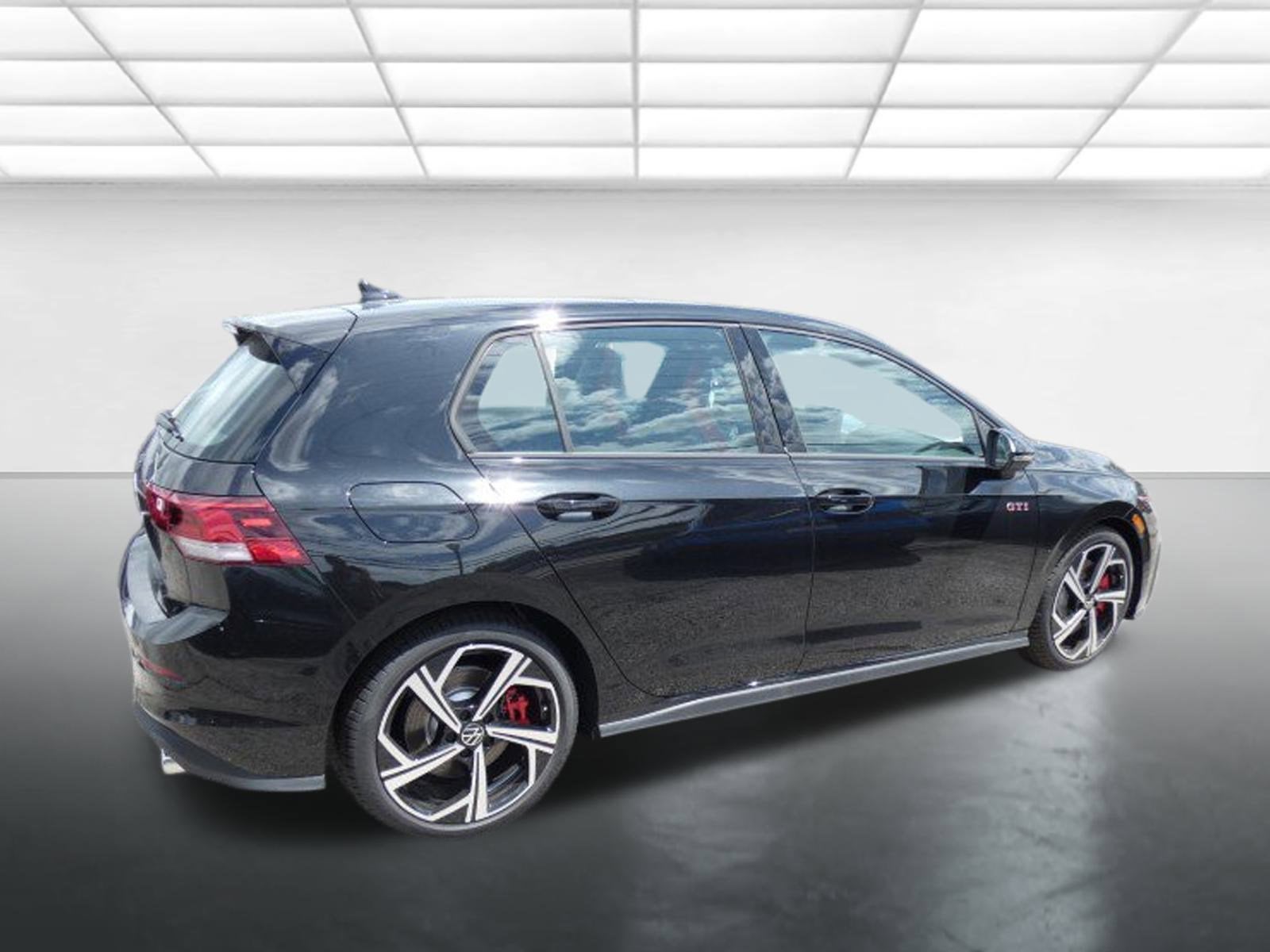 2025 Volkswagen Golf GTI SE