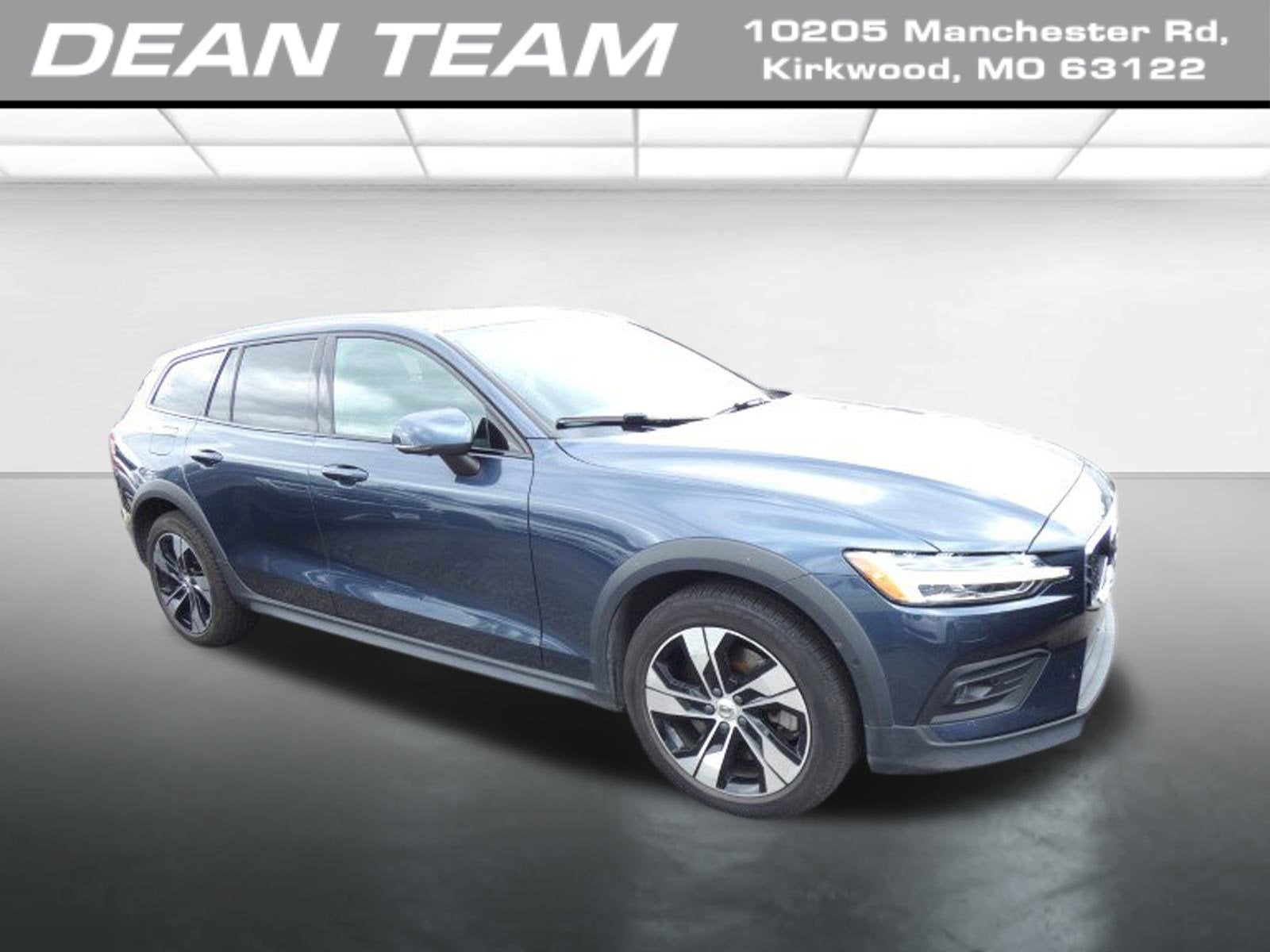 2022 Volvo V60 Cross Country T5