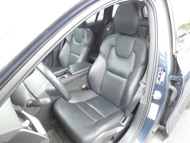 2022 Volvo V60 Cross Country T5