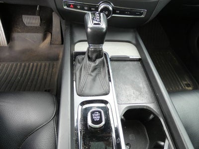 2022 Volvo V60 Cross Country T5