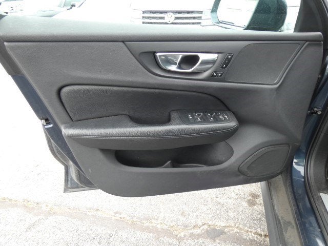 2022 Volvo V60 Cross Country T5