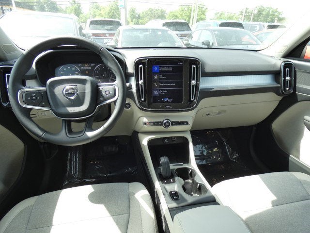 2020 Volvo XC40 Momentum