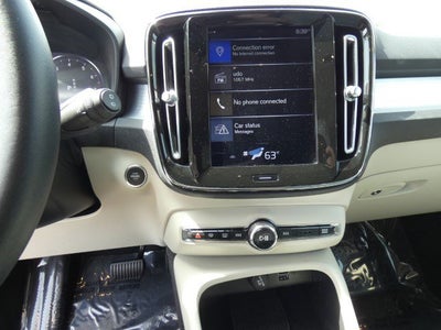 2020 Volvo XC40 Momentum