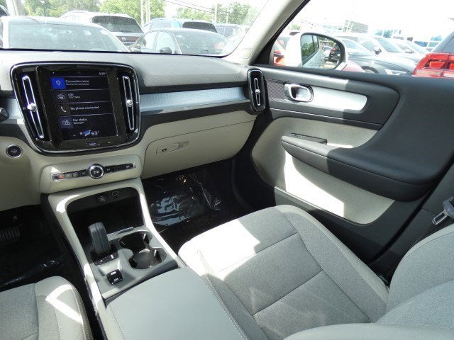 2020 Volvo XC40 Momentum