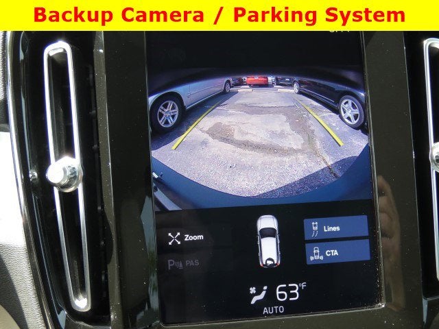 2020 Volvo XC40 Momentum