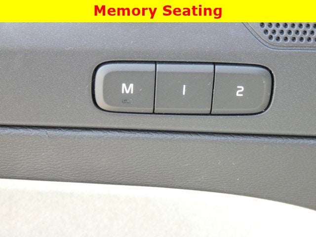 2020 Volvo XC40 Momentum