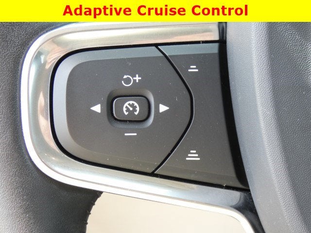 2020 Volvo XC40 Momentum