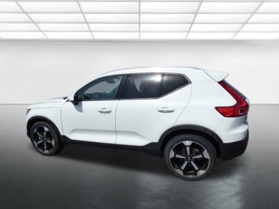 2020 Volvo XC40 Momentum