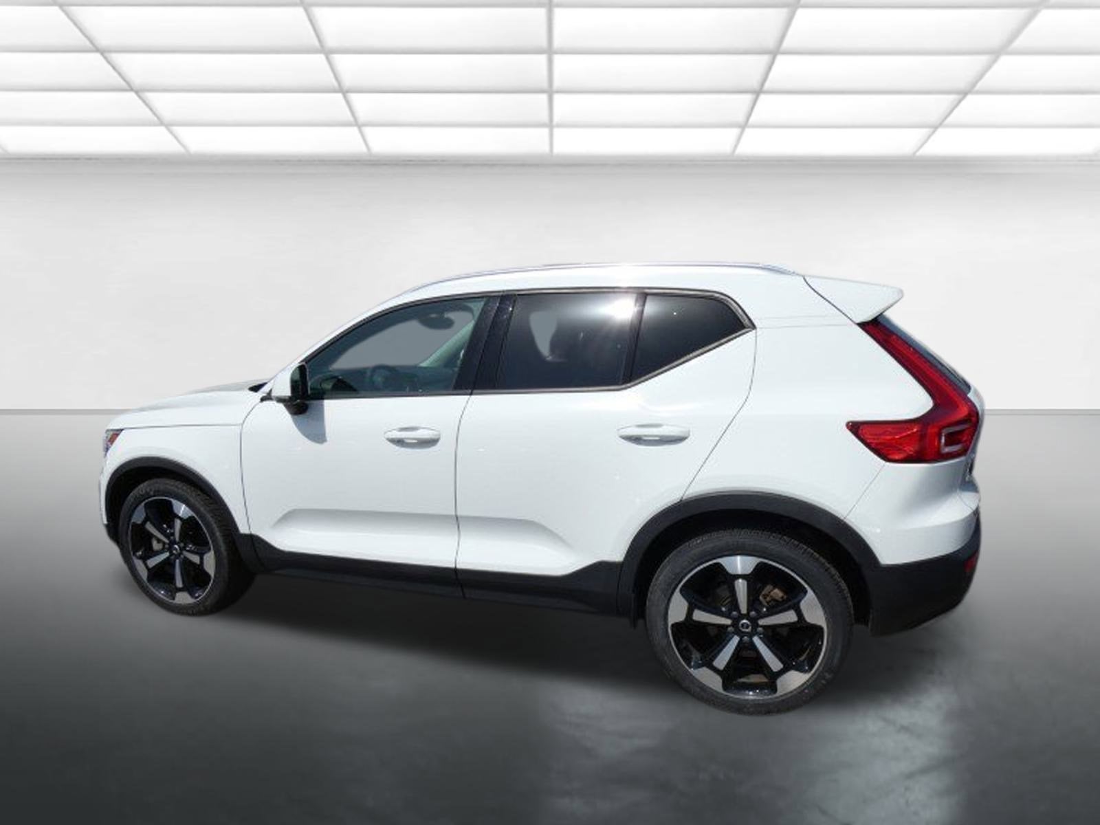 2020 Volvo XC40 Momentum