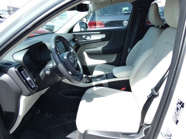 2020 Volvo XC40 Momentum