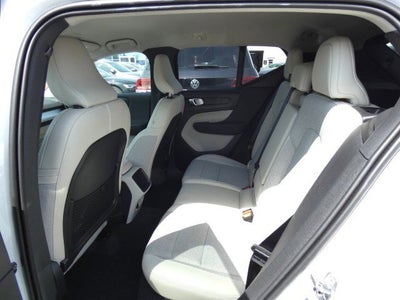 2020 Volvo XC40 Momentum