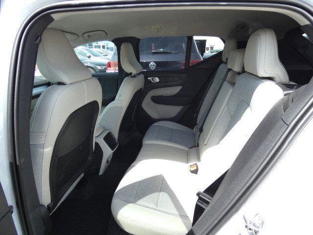 2020 Volvo XC40 Momentum