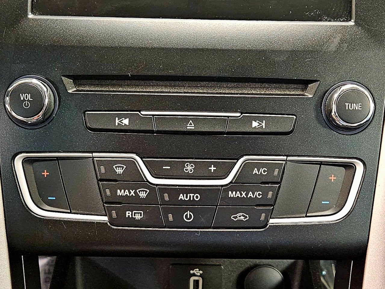 2017 Ford Fusion SE FWD