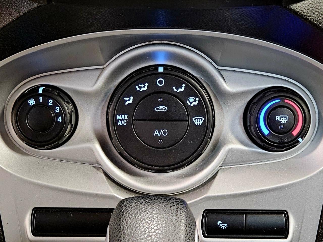 2016 Ford Fiesta 5DR HB SE