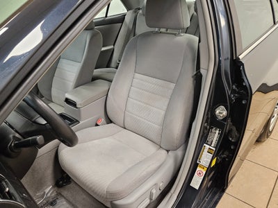 2017 Toyota Camry LE AUTO