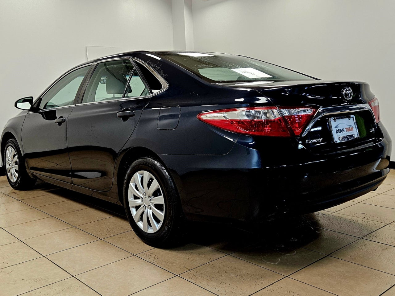 2017 Toyota Camry LE AUTO