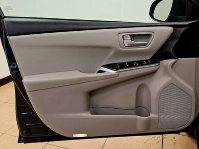 2017 Toyota Camry LE AUTO