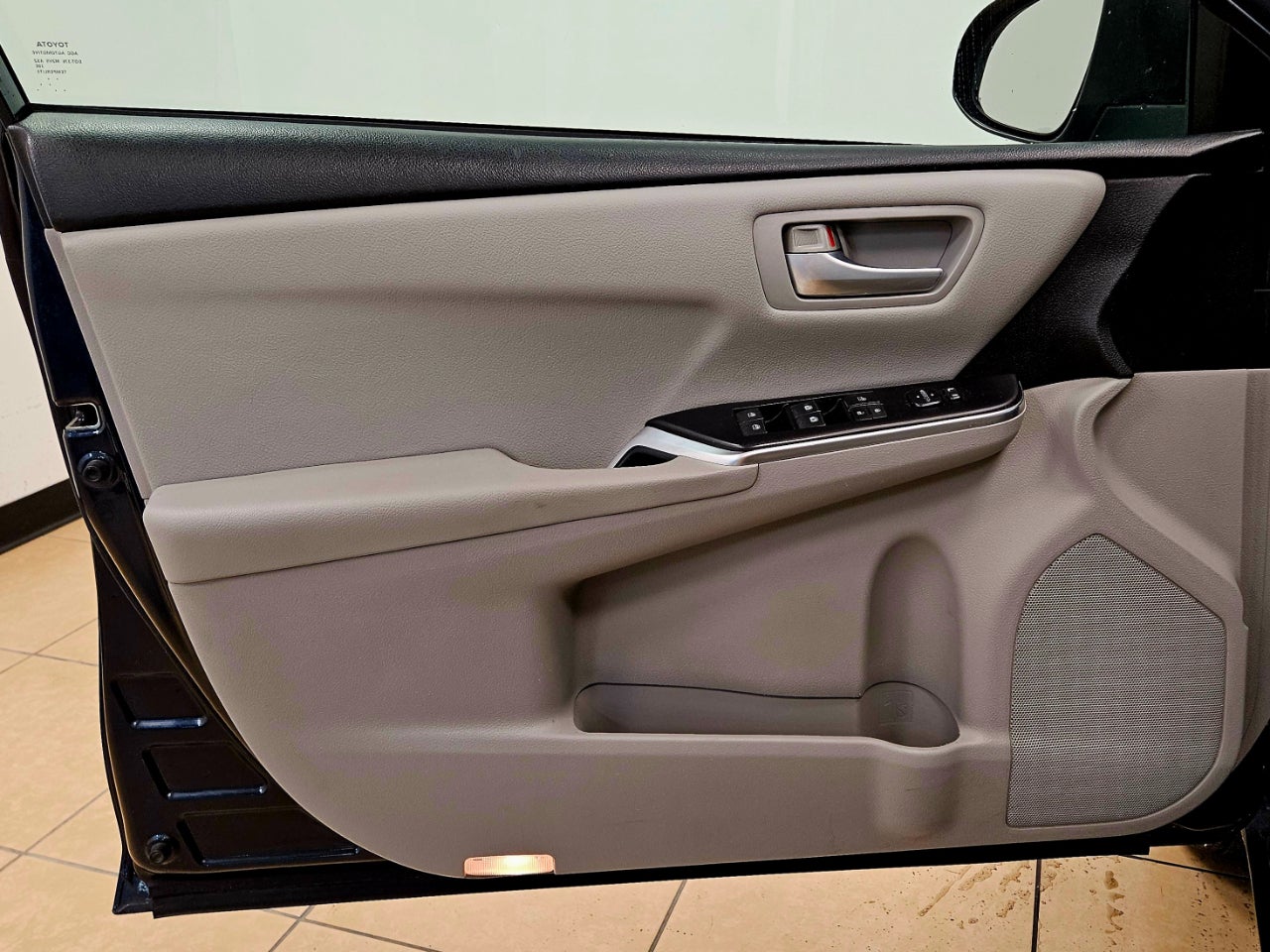 2017 Toyota Camry LE AUTO