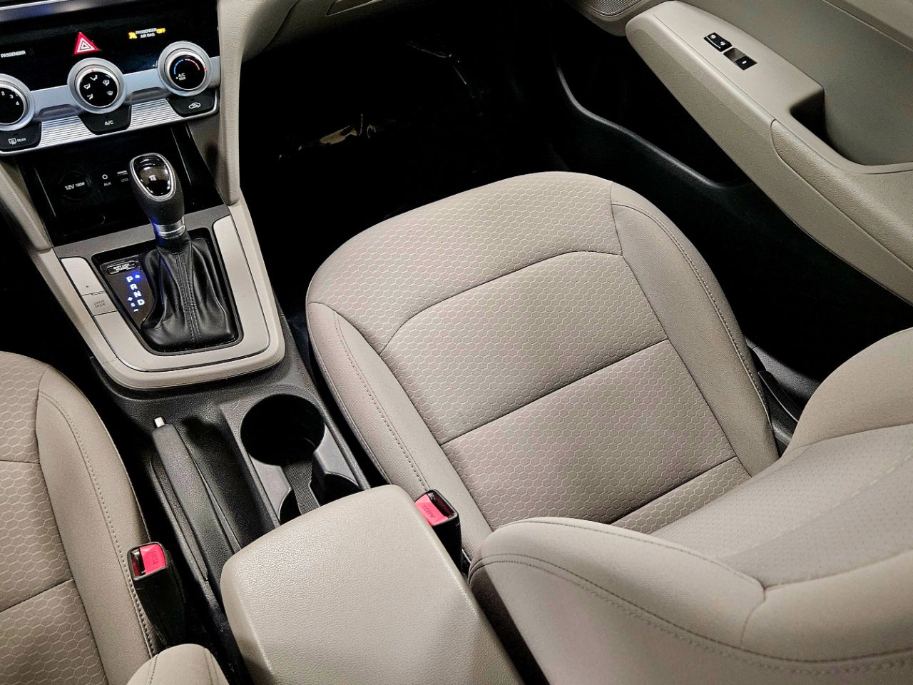 2019 Hyundai Elantra SE AUTO