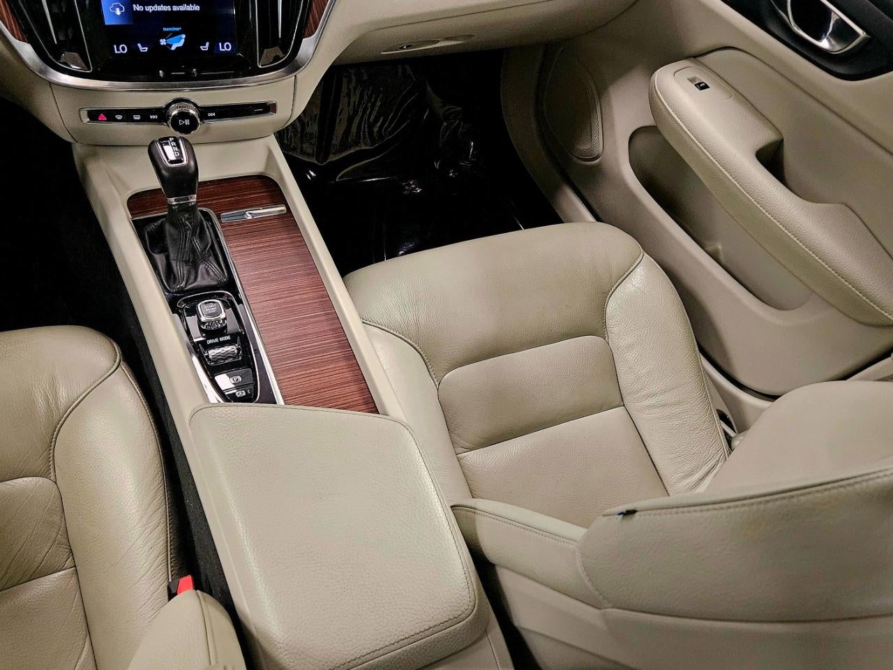 2021 Volvo S60 T5 FWD MOMENTUM