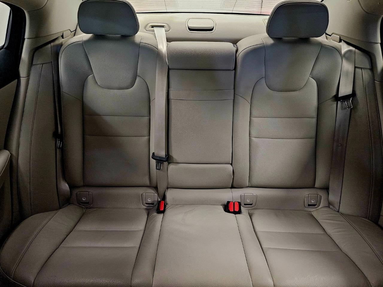 2021 Volvo S60 T5 FWD MOMENTUM