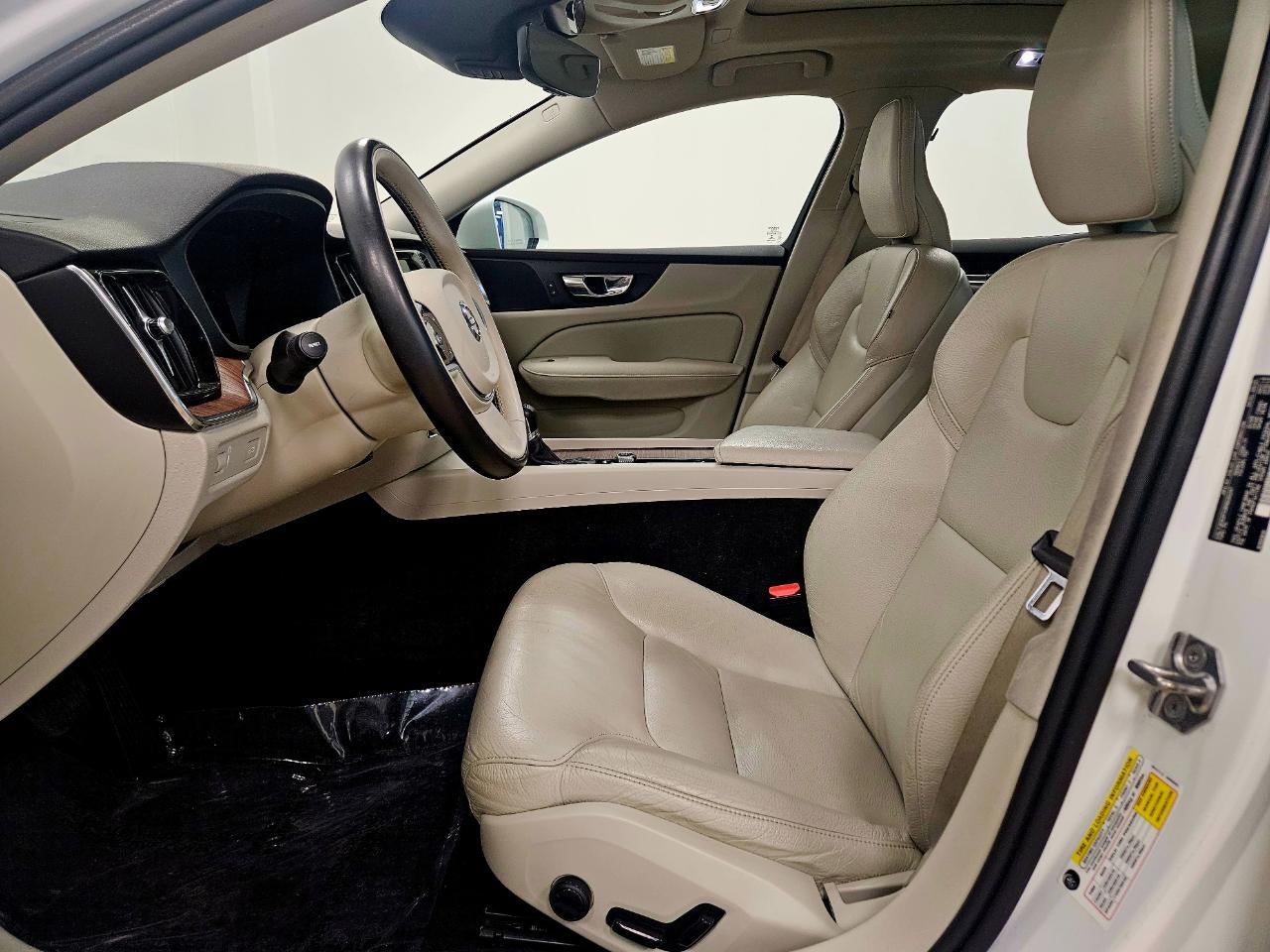 2021 Volvo S60 T5 FWD MOMENTUM