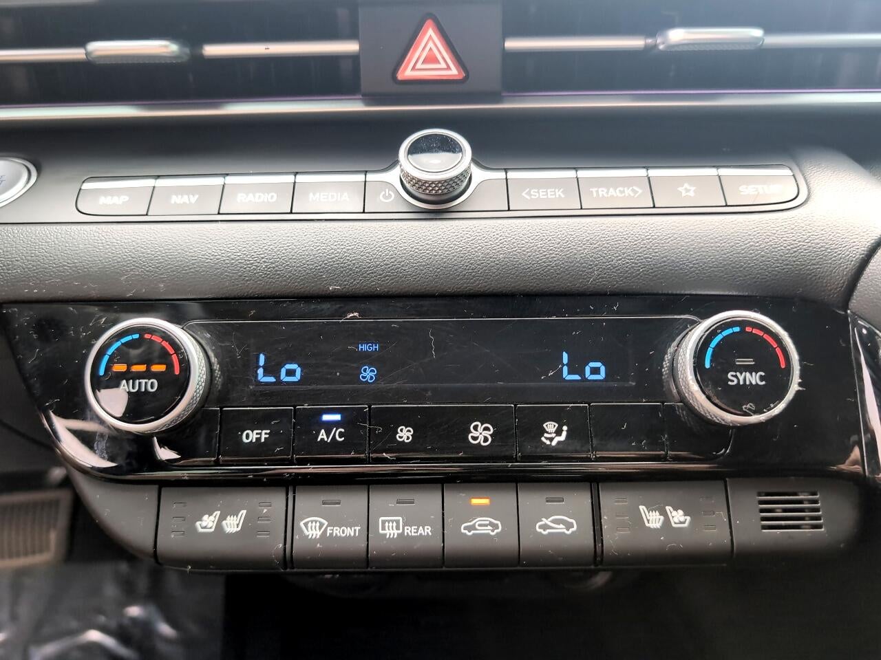 2023 Hyundai Elantra Hybrid LIMITED DCT